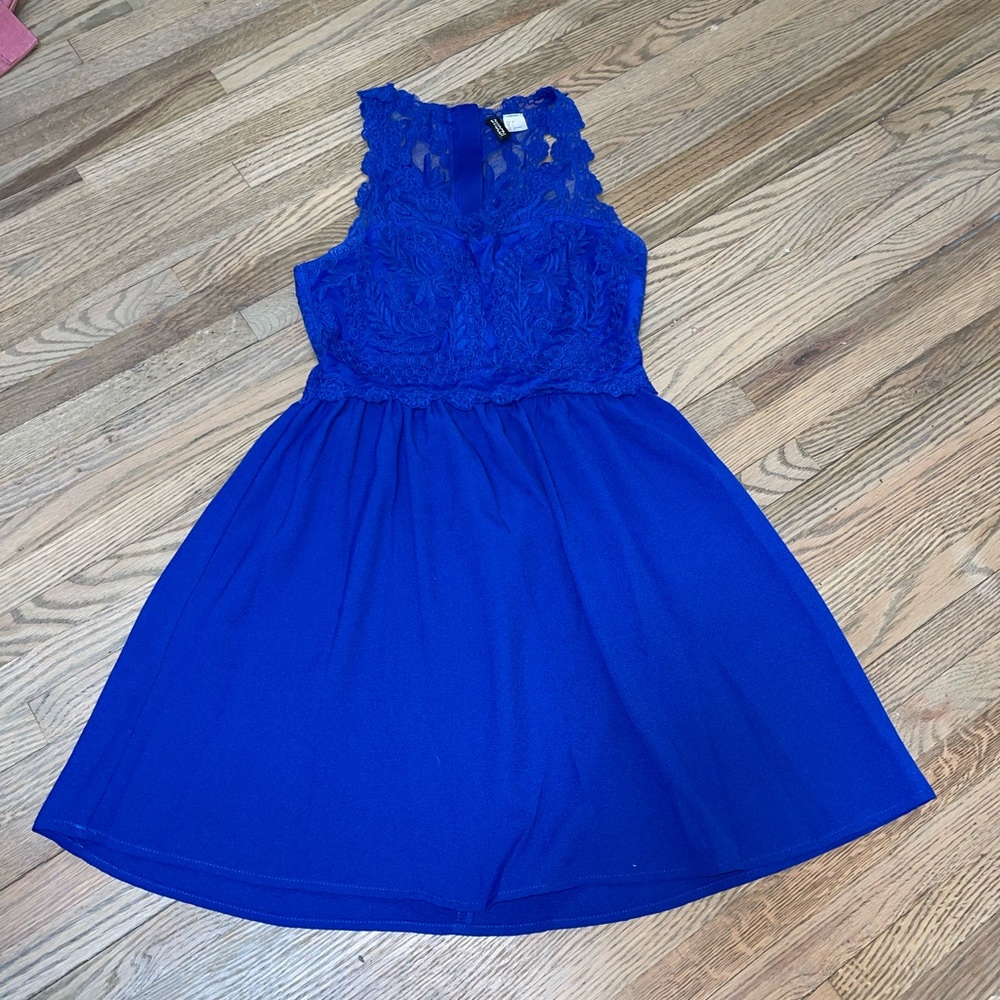 Blue embroidered summer dress size 6